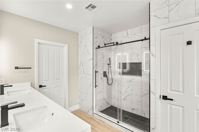 Building Photo - 1605 Shadow Rock Dr