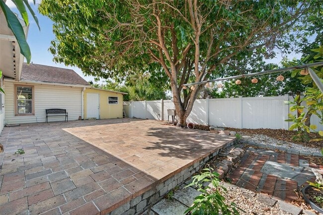 Building Photo - 5883 Darren Ct