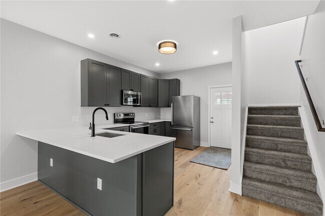 Building Photo - 169 S Union St