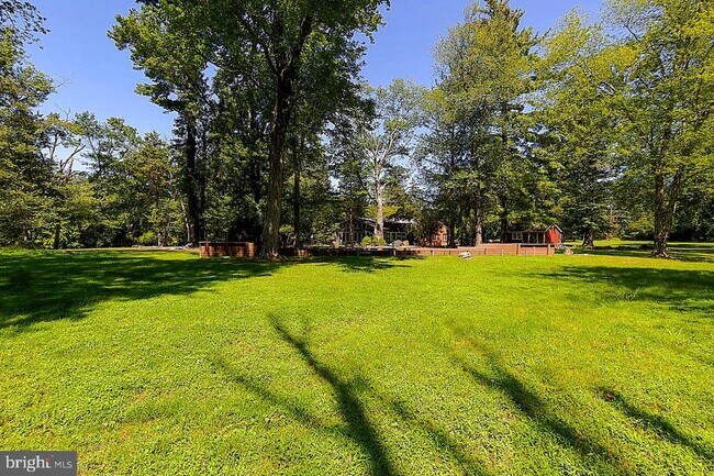 Building Photo - 269 Raymond Rd