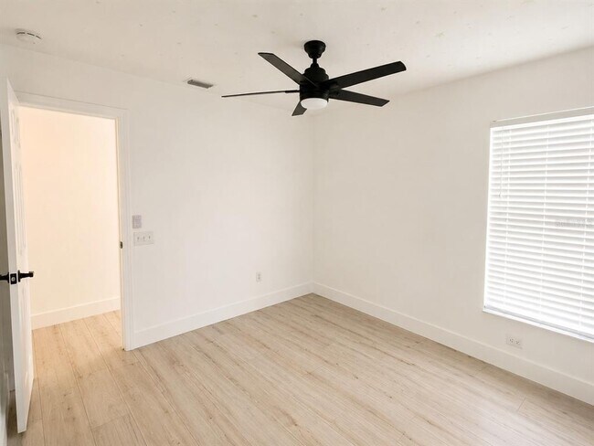 Building Photo - 5704 Grindstone Loop
