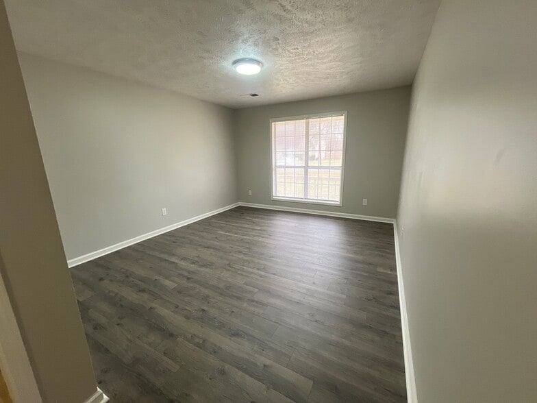 Building Photo - 197 Stratford Ln