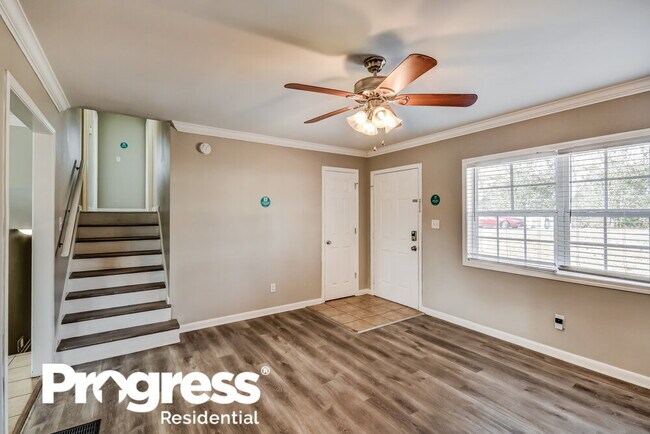 Building Photo - 2827 Arrowhead Dr NE