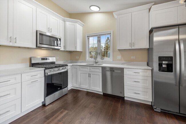 Building Photo - 507 W Parkside Dr