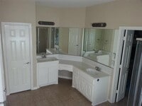 Building Photo - 107 Pinedale Dr