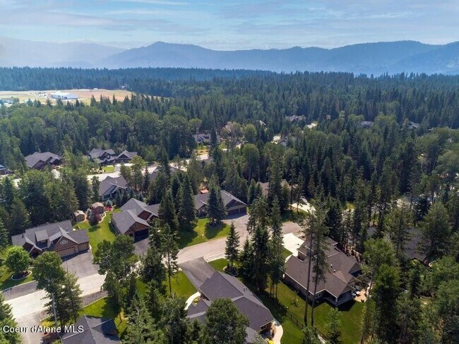 Building Photo - Pebble Creek