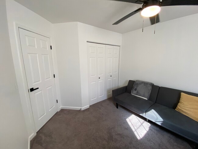 Building Photo - 2200 Parkside Dr