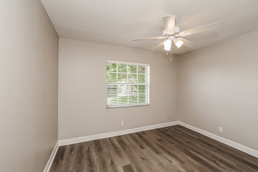 Building Photo - 9702 Nevada Pl