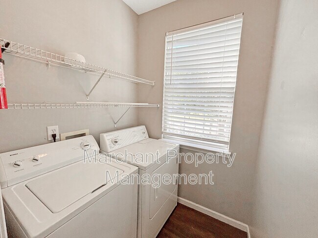 Building Photo - 110 Golden Crest Ct