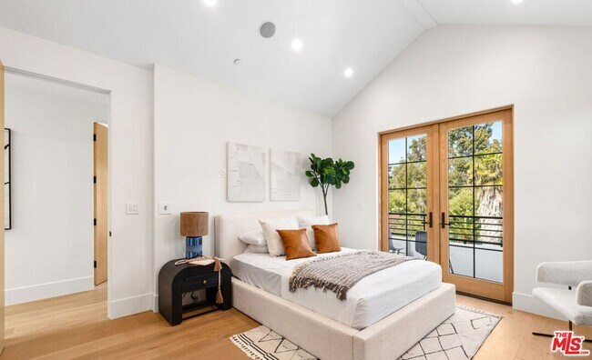 Building Photo - 2565 Patricia Ave