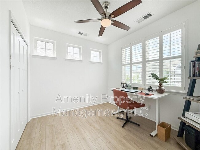 Building Photo - 2102 Promenade Ln