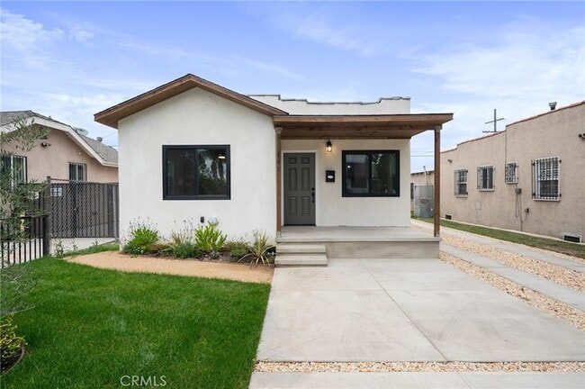 Building Photo - 745 W 106th St