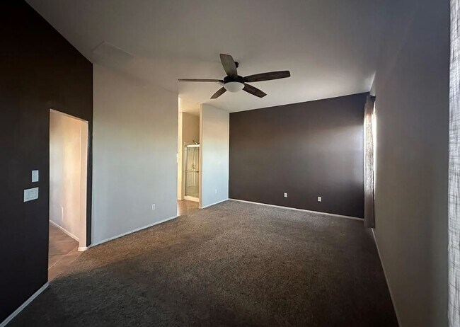 Building Photo - 538 W Chatfield St