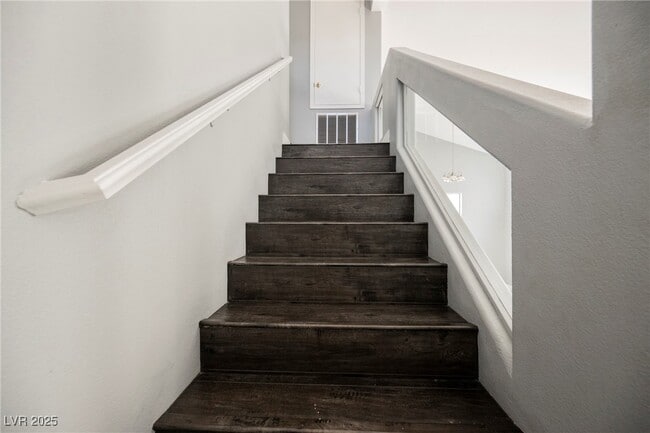 Building Photo - 138 Cam Capri