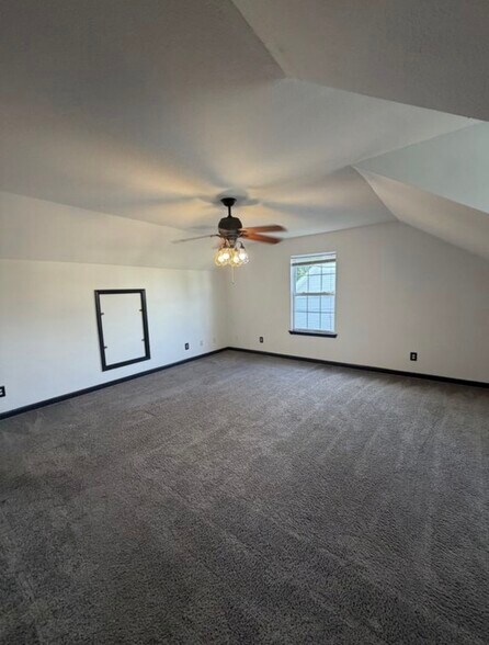 Building Photo - 3531 Sandpiper Dr