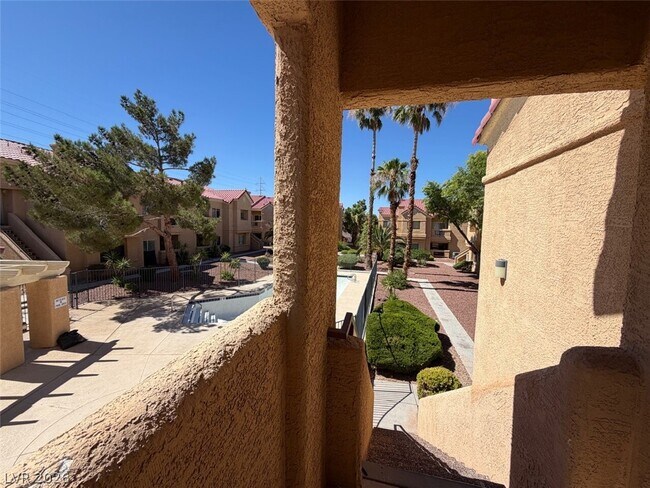 Building Photo - 900 Heavenly Hill Ct