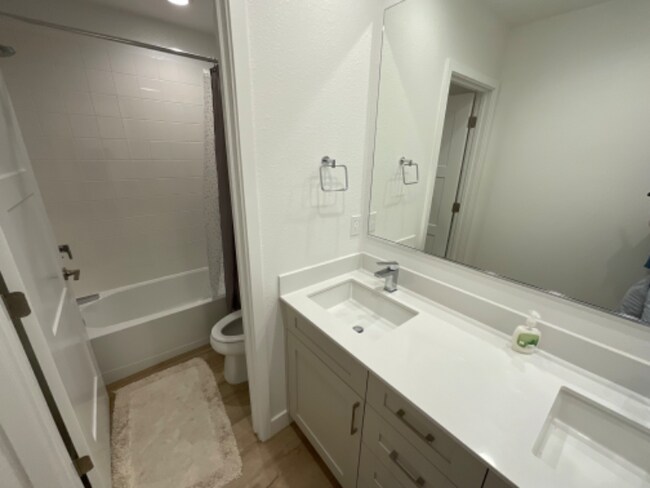 Building Photo - 231 Gambrel Cir