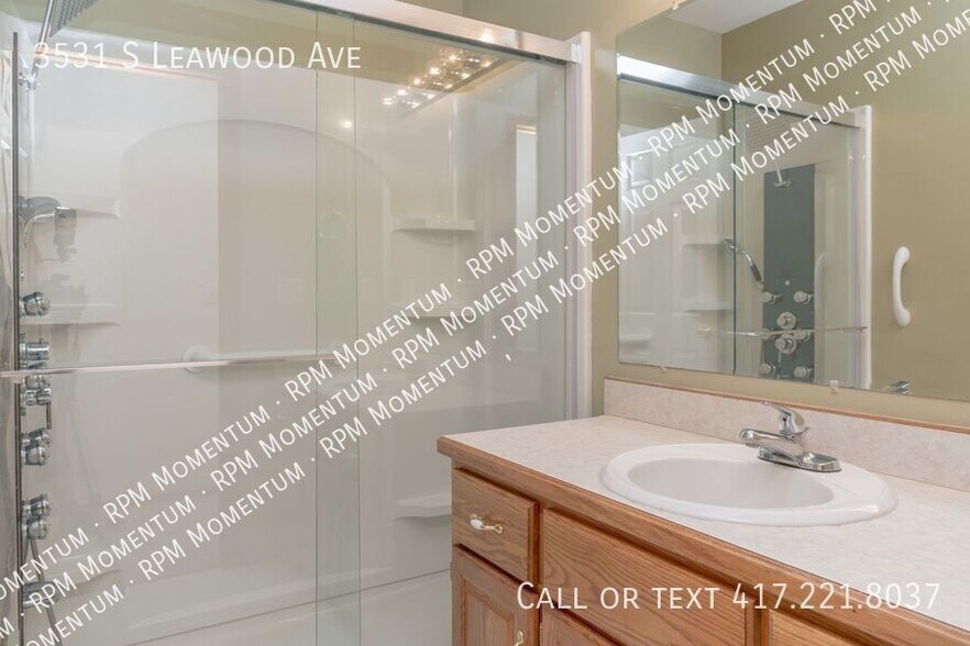 Building Photo - 3531 Leawood Ave