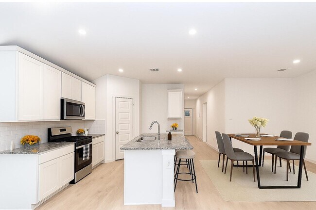 Building Photo - 1630 Fleetwood Xing