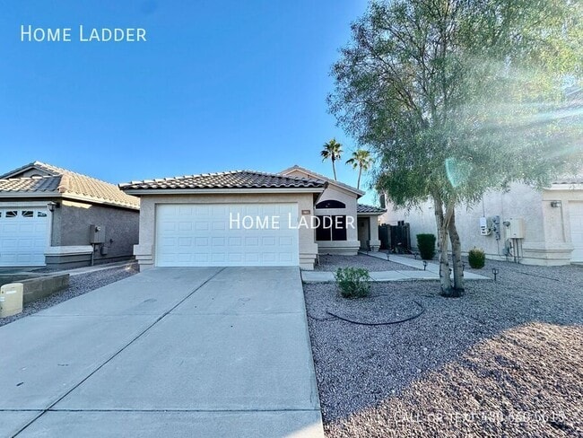 Building Photo - 363 W Bruce Ave