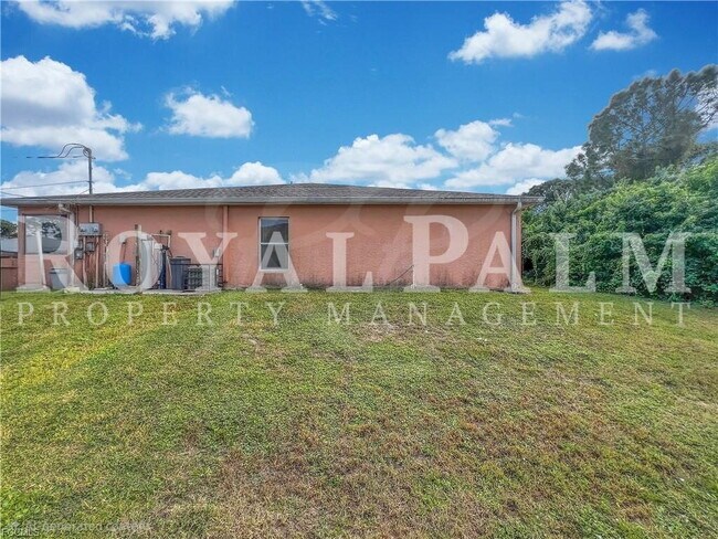 Building Photo - $350 Off First Month’s Rent if You Apply by March 30th - Make Yourself at Home — Charming 3-Bed, ...