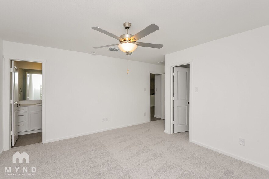 Building Photo - 2712 Mistwood Dr