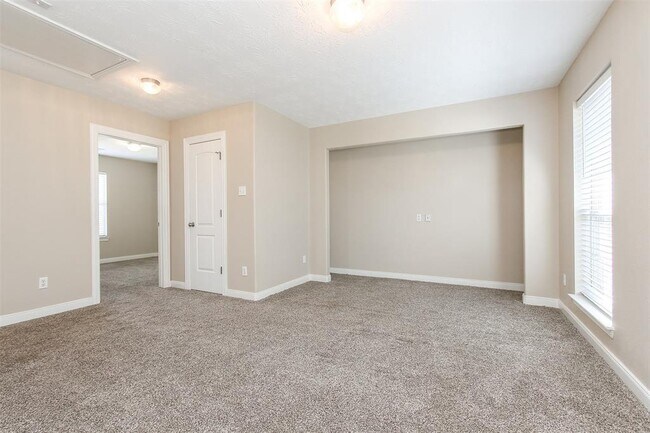 Building Photo - 24006 Lestergate Dr