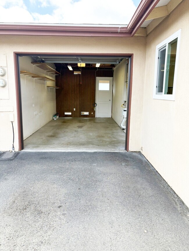 Building Photo - 3189 Coral Dr