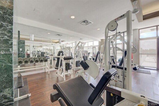 Building Photo - 6770 Indian Creek Dr