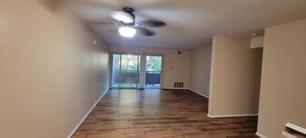 Building Photo - 1611 Hotel Cir S