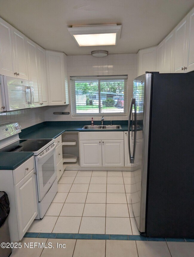 Building Photo - 12 Matanzas Cir