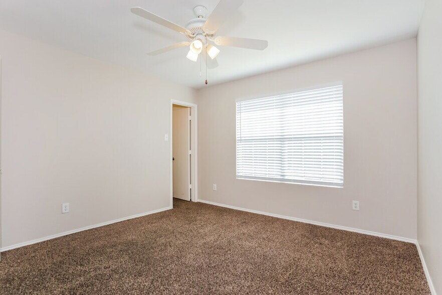 Building Photo - 8532 Shallow Creek Dr