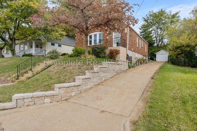 Building Photo - 8511 Florence Ave