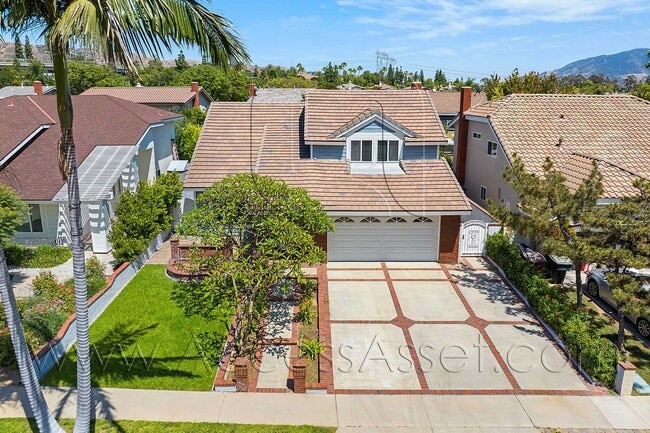 Building Photo - Spacious 4 Bedroom Home with Private Yard & Covered Patio in Anaheim Hills