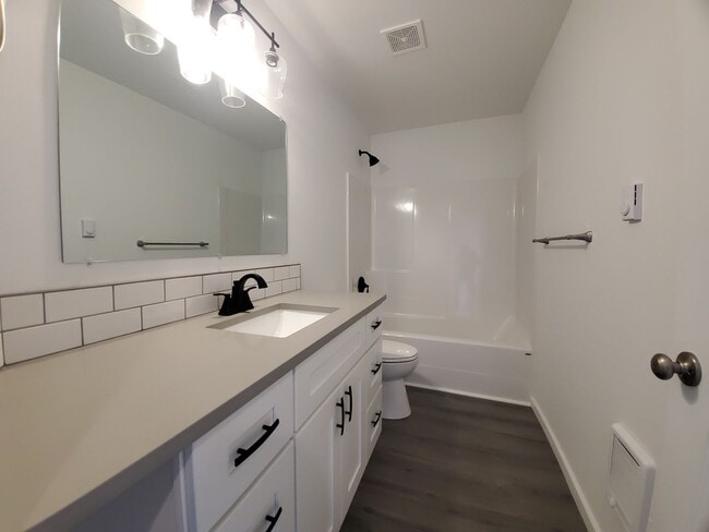 Building Photo - Newer Build