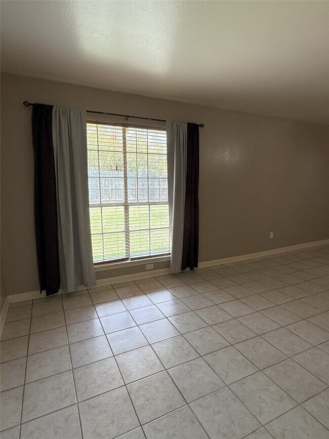 Building Photo - 21430 Park Green Dr