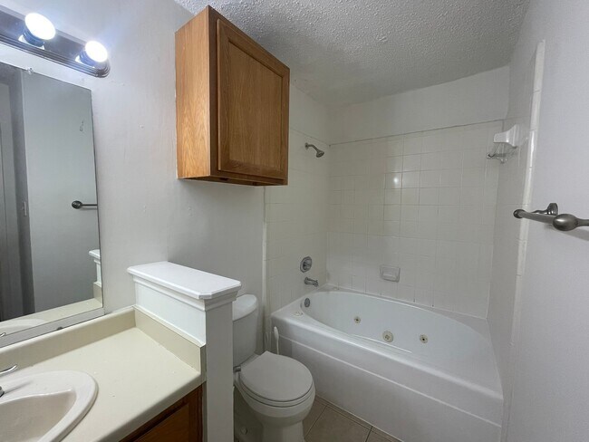 Building Photo - 2300 Old Spanish Trl