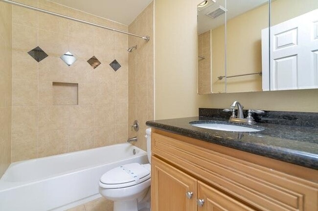 Building Photo - 5525 Shasta Ln