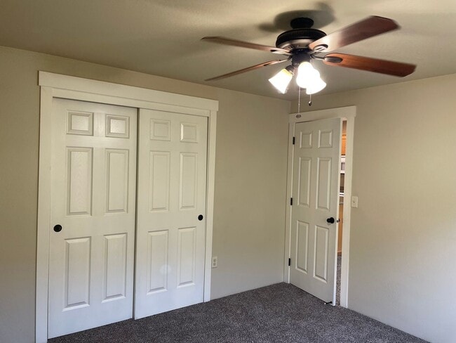 Building Photo - Cozy 1 Bed 1 Bathroom-Located in Friendly ...