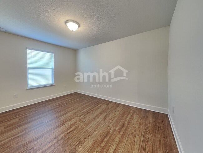 Building Photo - 905 Walden Pond Dr