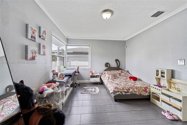 Building Photo - 2534 Monroe St