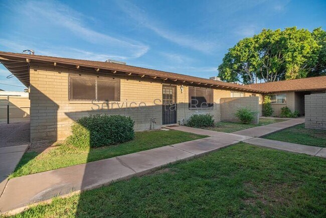 Building Photo - 518 E Huntington Dr
