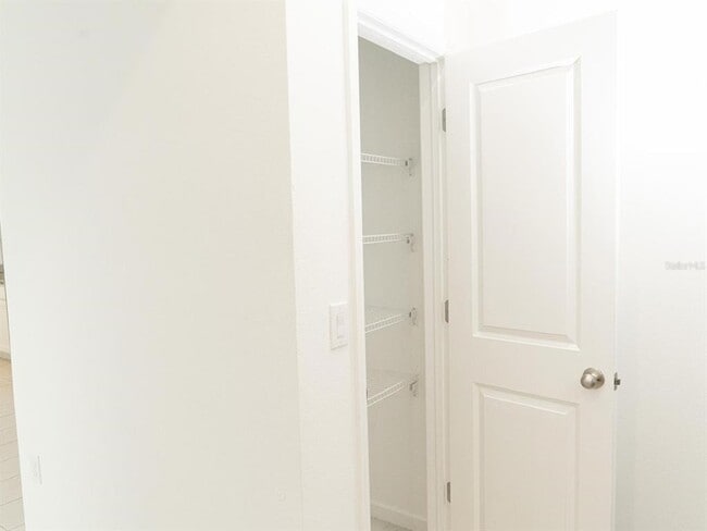 Building Photo - 445 Silver Palm Dr