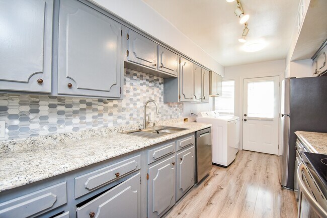 Building Photo - 5202 Arboles Dr