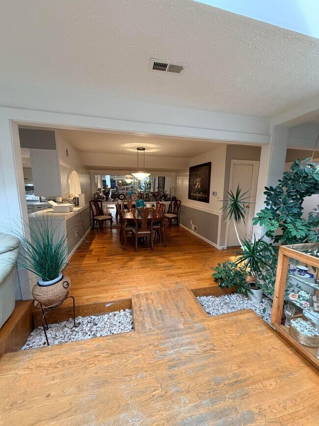 Building Photo - 8226 Glencree Pl