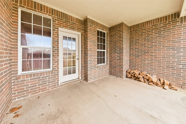 Building Photo - 13262 Lake Breeze Ln