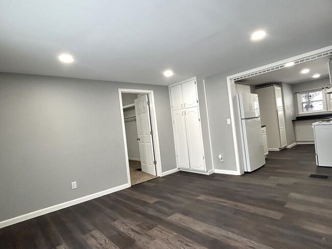 Building Photo - 2941 S 10th St