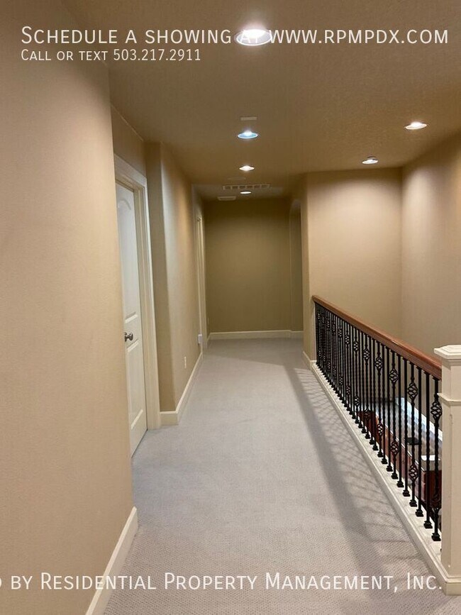 Building Photo - 18278 SW Santoro Dr