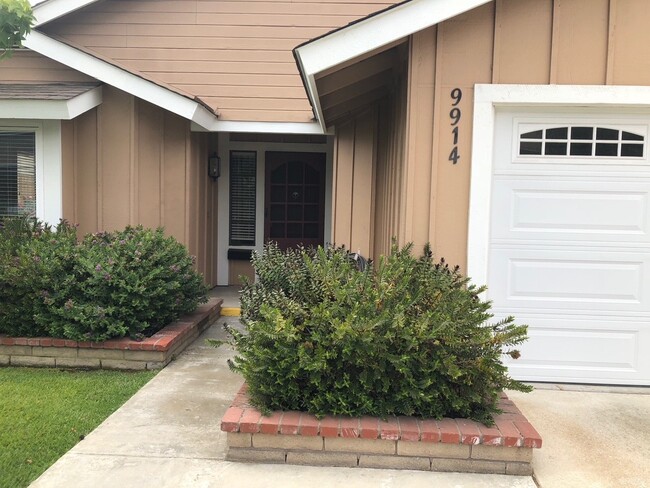 Building Photo - Beautiful East End Ventura Home