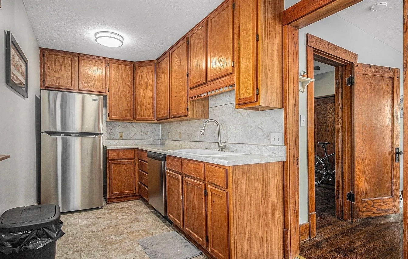 Building Photo - 626 S 36th St